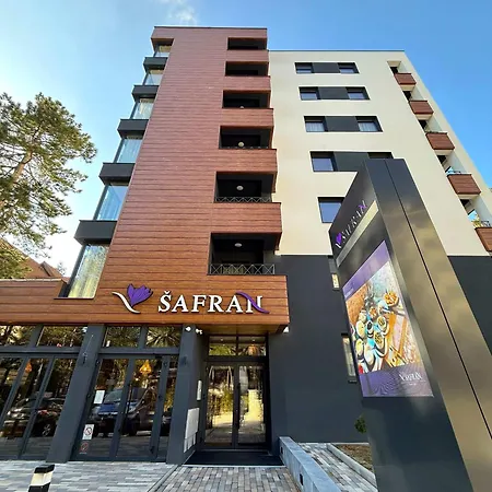Safran Rezort *
